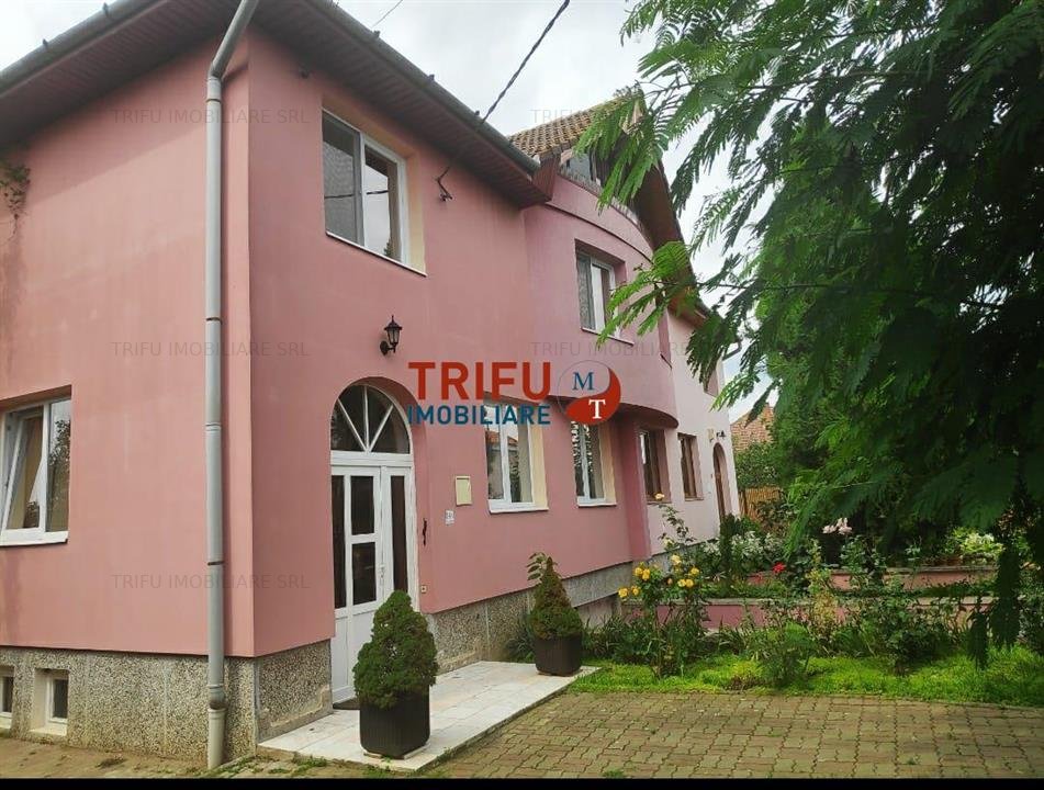 Casa cu 7 camere tip duplex de vanzare,1211 mp teren