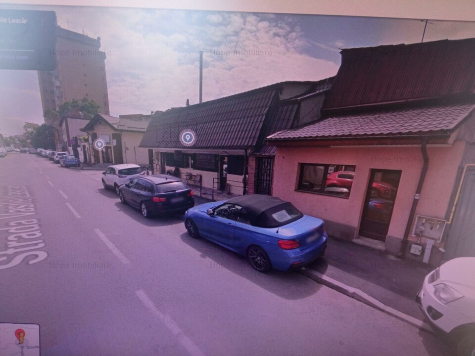 STEFAN CEL MARE-STRADA VASILE LASCAR-CASA CU 3 CAMERE