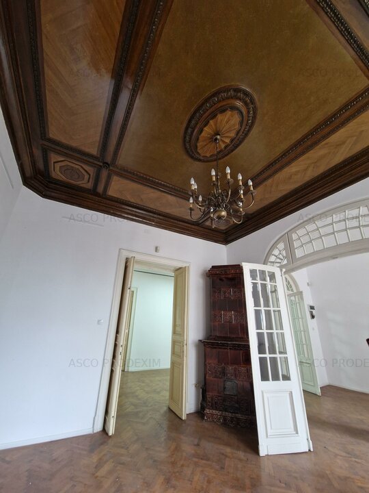 Apartament interbelic central 7 camere zona Cartierul Armenesc Mosilor Bd Carol
