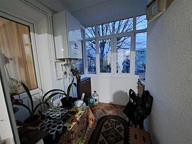 Apartament de vânzare 4 camere, în Piteşti, zona Rolast