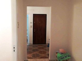 Apartament de vânzare 3 camere, în Ploieşti, zona Paltiniş