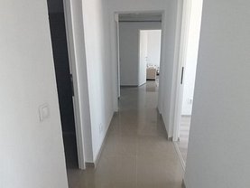 Apartament de vânzare 3 camere, în Târgovişte, zona Micro 4