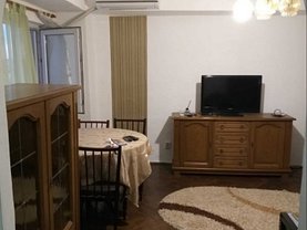Apartament de închiriat 3 camere, în Târgovişte, zona Central