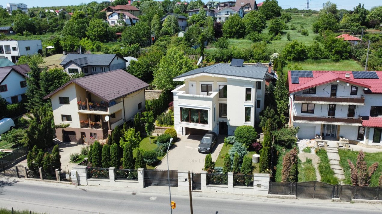 Vila exclusivista Bucium-Family Market