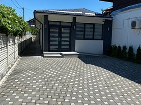 Închiriere spaţiu comercial în Campina, Central