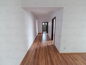 Apartament de vânzare 3 camere, în Bucuresti, zona Salajan