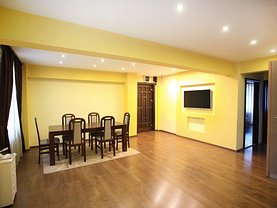 Apartament de vânzare 3 camere, în Oradea, zona Cantemir