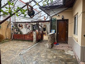 Casa de vânzare 8 camere, în Craiova, zona Lascăr Catargiu