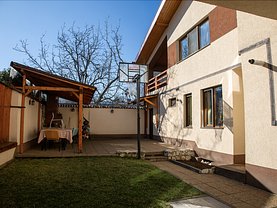 Casa de vânzare 8 camere, în Sibiu, zona Central