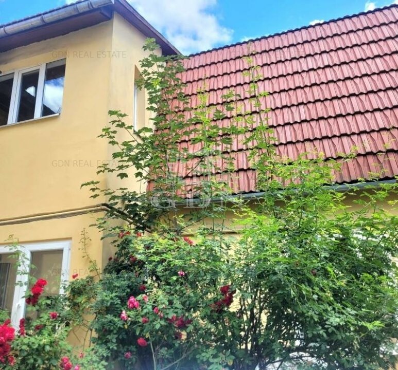 CENTRAL - CASA DE VANZARE - ZONA PRIMARIEI