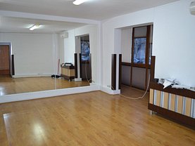 Vânzare spaţiu comercial