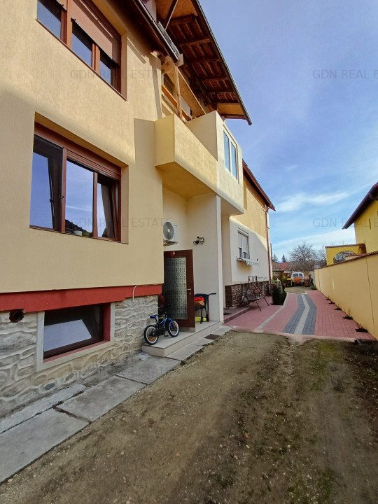 Apartament  7 camere 170 mp  demisol / parter inalt / etaj / mansarda