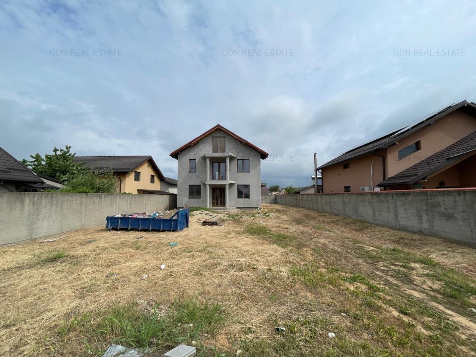 Casa semifinisata P+1 cu teren de 710mp in proximitatea centurii de Nord Craiova