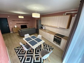 Apartament de închiriat 3 camere, în Cluj-Napoca, zona Semicentral