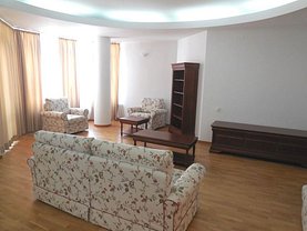 Casa de vânzare 14 camere, în Bucureşti, zona Aviatorilor