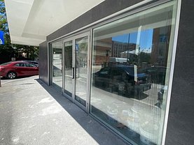 Vânzare spaţiu comercial