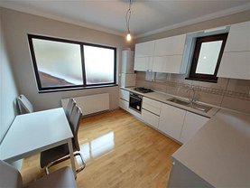 Casa de vânzare 4 camere, în Floreşti, zona Central