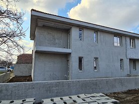 Casa de vânzare 4 camere, în Dumbrăviţa, zona Lipovei