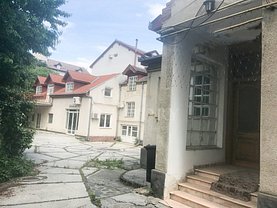 Casa de închiriat 12 camere, în Satu Mare, zona Ultracentral