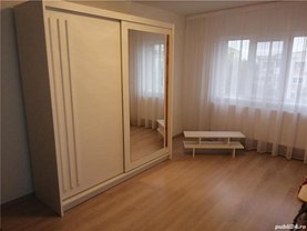 Apartament de închiriat 3 camere, în Galaţi, zona Micro 17