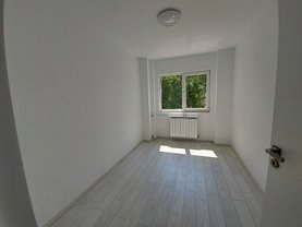 Apartament de vânzare 3 camere, în Bucureşti, zona Banu Manta