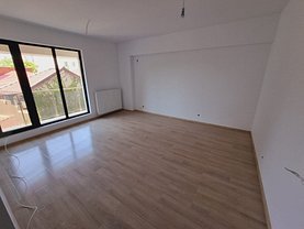 Apartament de vânzare 2 camere, în Bucureşti, zona Calea Călăraşilor