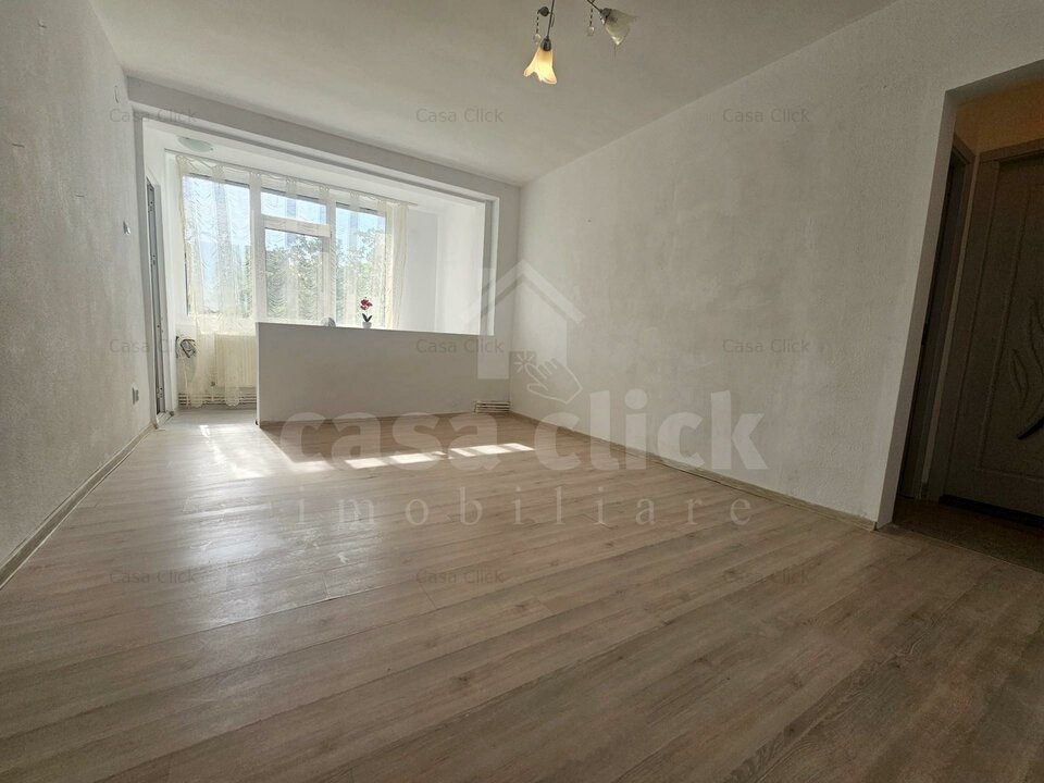 Apartament 2 camere cu 2 balcoane, renovat, etaj 2, Tiglina 2