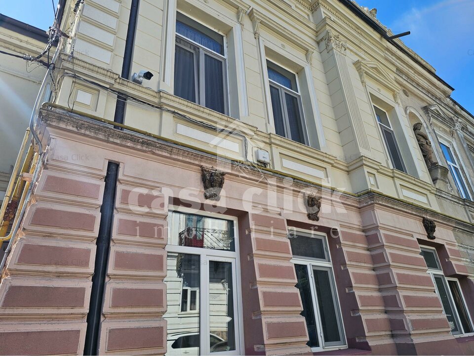 Apartament 6 camere, pe 2 niveluri, in vila ultracentrala