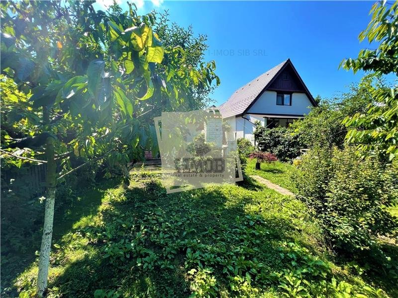 Casa individuala 6 camere 2 corpuri cladire si 468 teren in Piata Cluj