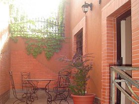 Casa de vânzare 8 camere, în Bucureşti, zona P-ţa Muncii