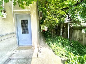 Casa de vânzare 3 camere, în Bucureşti, zona Parcul Carol