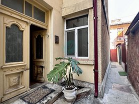 Casa de vânzare 6 camere, în Bucureşti, zona Victoriei