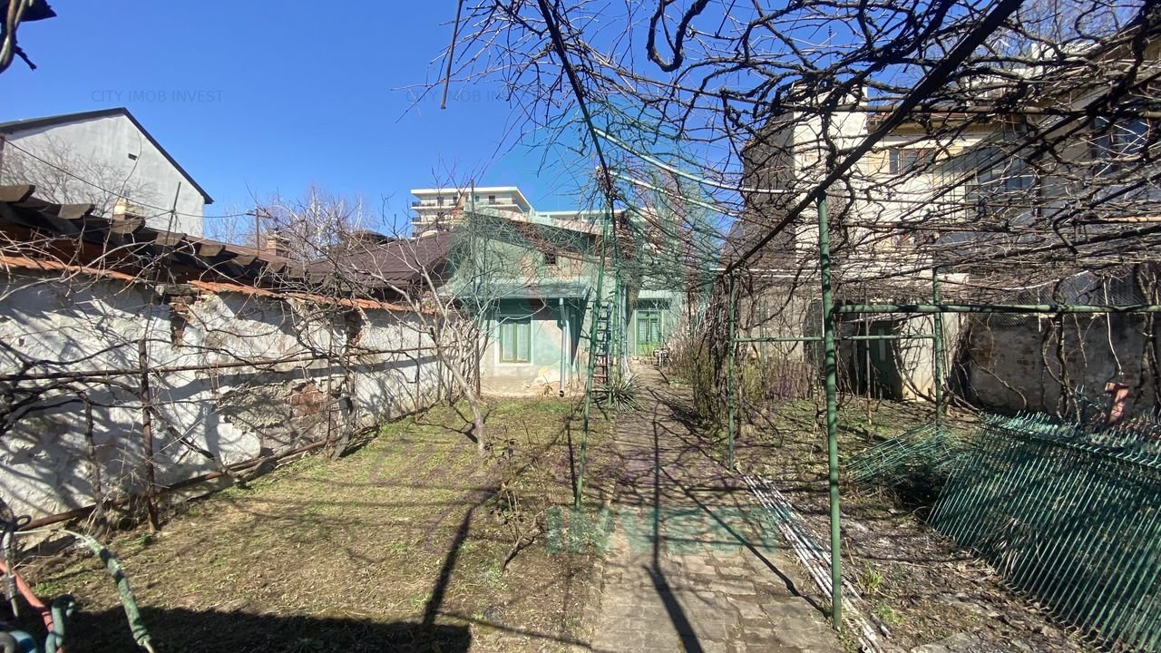 Casa cu teren generos langa Bulevardul Banu Manta