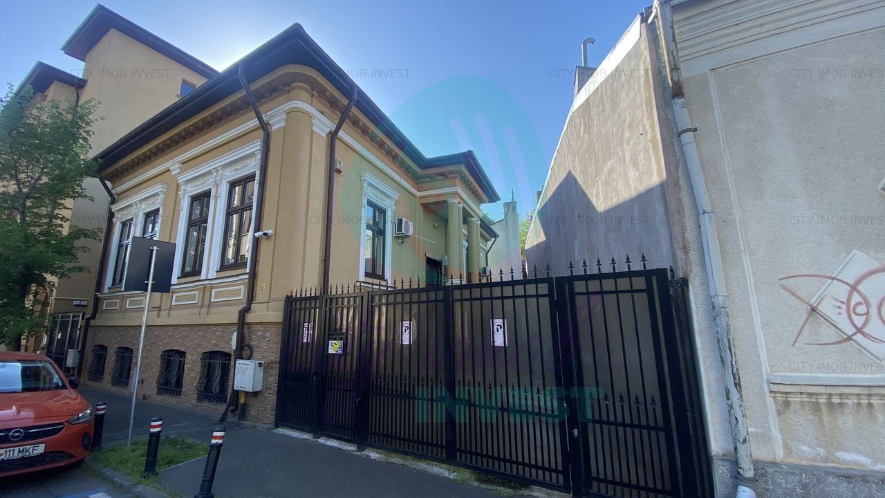 Casa eleganta si curte proprie de 71 mp in zona Plantelor