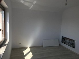 Casa de vânzare sau de închiriat 4 camere, în Iaşi, zona Popas Păcurari