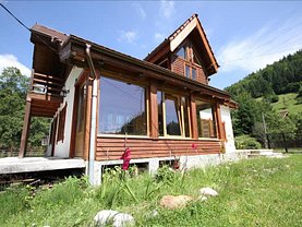 Casa de închiriat 5 camere, în Moieciu, zona Central