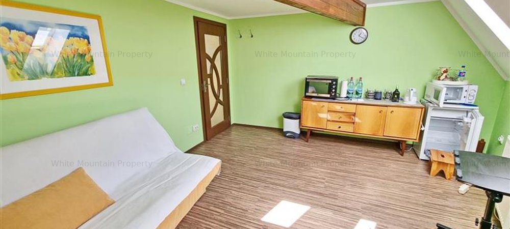 Casa de vacanta singura in curte in centrul Brasovului - imaginea 0 + 1