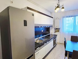 Apartament de închiriat 3 camere, în Cluj-Napoca, zona Central
