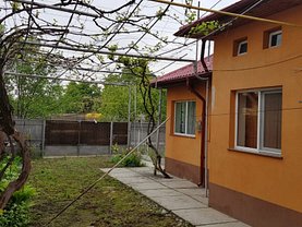 Casa de vânzare 2 camere, în Dărmăneşti