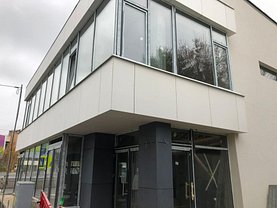 Închiriere spaţiu comercial