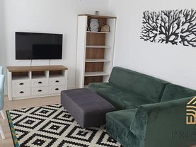 Apartament de vanzare 3 camere, în Oradea, zona Central