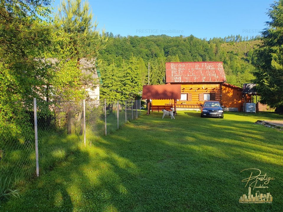 Cabana de lemn cu teren 760 mp de vanzare in Coada Lacului - Bihor