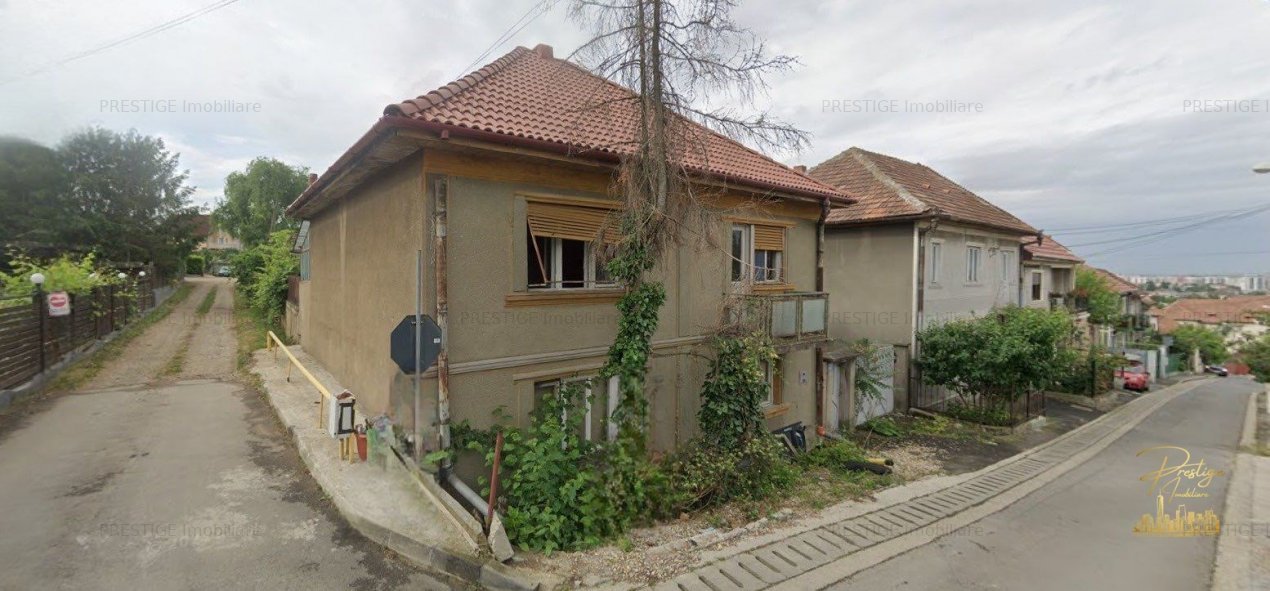 Casa renovabila cu teren generos de 700 mp in zona Garii - Oradea