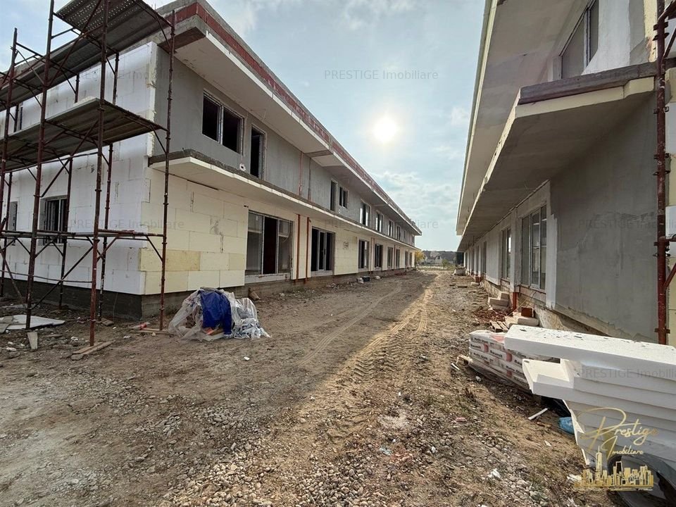 Case insiruite cu 3 dormitoare P+E+Er noi de vanzare in Sanmartin