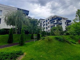 Apartament de vânzare 3 camere, în Bucureşti, zona Aviaţiei