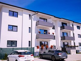 Apartament de vânzare 3 camere, în Şelimbăr, zona Central
