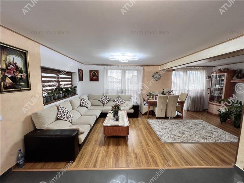 Casa cu 5 camere 4 bai 3 balcoane teren de 420 mp pe Calea Cisnadiei