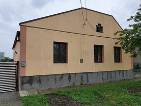 Casa de vânzare 6 camere, în Cărpiniş