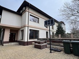 Casa de închiriat 6 camere, în Bucureşti, zona Dămăroaia