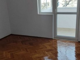 Apartament de vânzare 2 camere, în Bucureşti, zona Titan